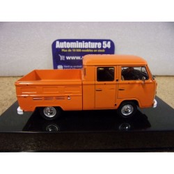 Volkswagen Combi T2b Double Cabine Orange 1982 CLC598 Ixo Models