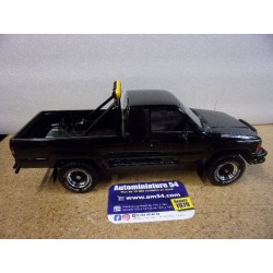 Toyota Hilux SR5 Glossy Black 1985 " Retour vers le futur" Tribute  OT481B OttoMobile