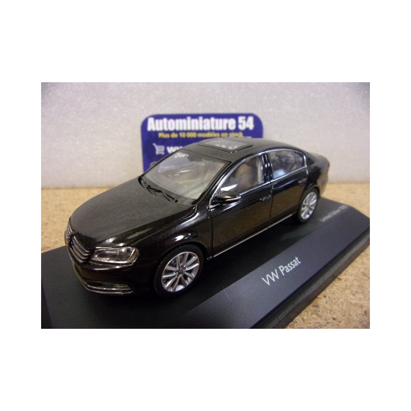 Volkswagen Passat 7 Mocca Anthrazit 2010 07432 Schuco