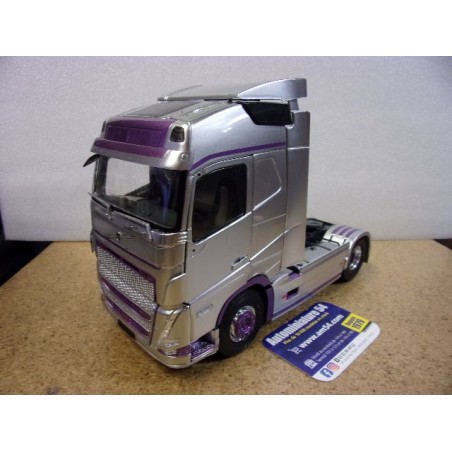 Volvo FH Globetrotter XL Silver Purple 2023 S2400105 Solido 1/24