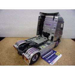 Volvo FH Globetrotter XL Silver Purple 2023 S2400105 Solido 1/24