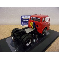 Ford c 600 Red 1967 TR230 Ixo Models